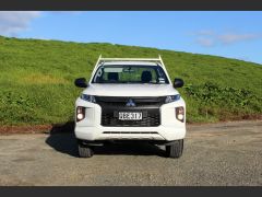 Photo of the vehicle Mitsubishi Triton