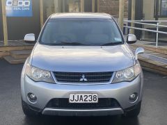 Photo of the vehicle Mitsubishi Outlander