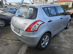 Photo of the vehicle Suzuki Swift