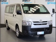 Photo of the vehicle Toyota HiAce