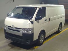 Photo of the vehicle Toyota HiAce