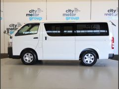 Photo of the vehicle Toyota HiAce