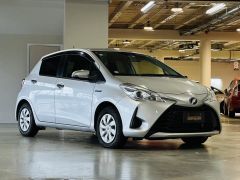 Photo of the vehicle Toyota Vitz