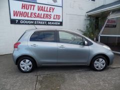 Photo of the vehicle Toyota Vitz