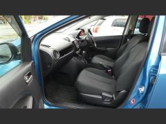 Photo of the vehicle Mazda Demio