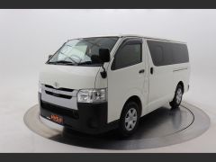 Photo of the vehicle Toyota HiAce