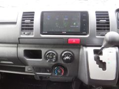 Photo of the vehicle Toyota HiAce