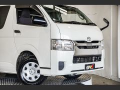 Photo of the vehicle Toyota HiAce