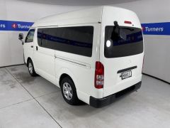 Photo of the vehicle Toyota HiAce