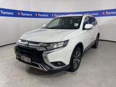 Photo of the vehicle Mitsubishi Outlander