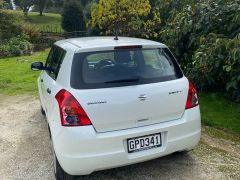 Photo of the vehicle Suzuki Swift