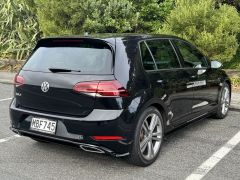 Photo of the vehicle Volkswagen Golf