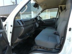 Photo of the vehicle Toyota HiAce