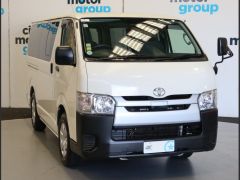 Photo of the vehicle Toyota HiAce