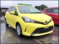 Photo of the vehicle Toyota Vitz