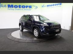 Photo of the vehicle Jeep Cherokee