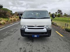 Photo of the vehicle Toyota HiAce