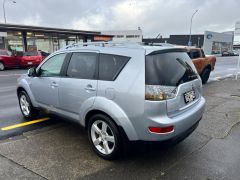 Photo of the vehicle Mitsubishi Outlander