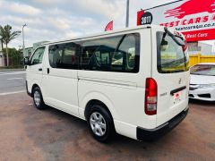 Photo of the vehicle Toyota HiAce