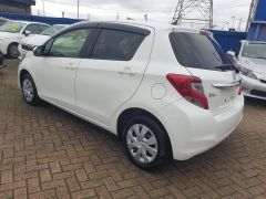 Photo of the vehicle Toyota Vitz