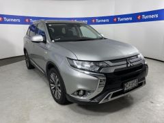 Photo of the vehicle Mitsubishi Outlander