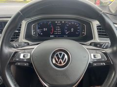 Photo of the vehicle Volkswagen T-Roc