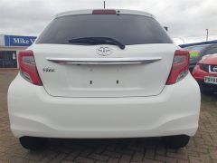 Photo of the vehicle Toyota Vitz