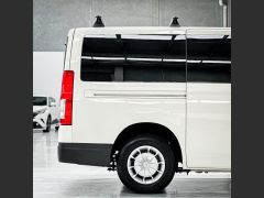 Photo of the vehicle Toyota HiAce