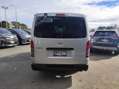 Photo of the vehicle Toyota HiAce