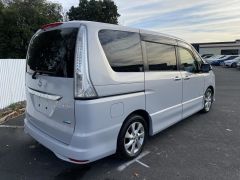 Photo of the vehicle Nissan Serena