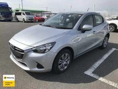 Photo of the vehicle Mazda Demio