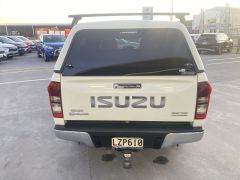 Photo of the vehicle Isuzu D-Max