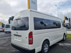 Photo of the vehicle Toyota HiAce