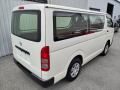 Photo of the vehicle Toyota HiAce