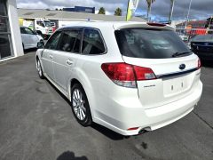 Photo of the vehicle Subaru Legacy