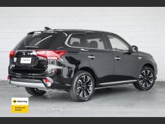 Photo of the vehicle Mitsubishi Outlander