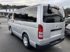 Photo of the vehicle Toyota HiAce