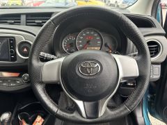 Photo of the vehicle Toyota Vitz