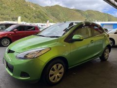 Photo of the vehicle Mazda Demio