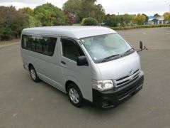 Photo of the vehicle Toyota HiAce