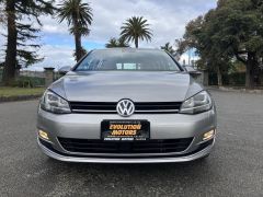 Photo of the vehicle Volkswagen Golf