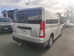 Photo of the vehicle Toyota HiAce