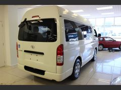 Photo of the vehicle Toyota HiAce