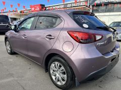 Photo of the vehicle Mazda Demio