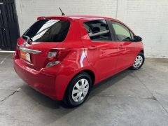 Photo of the vehicle Toyota Vitz