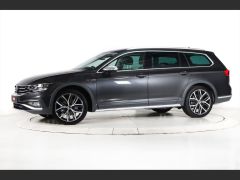 Photo of the vehicle Volkswagen Passat