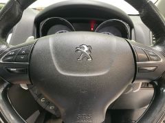 Photo of the vehicle Peugeot 4008