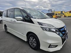 Photo of the vehicle Nissan Serena