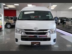 Photo of the vehicle Toyota HiAce