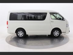 Photo of the vehicle Toyota HiAce